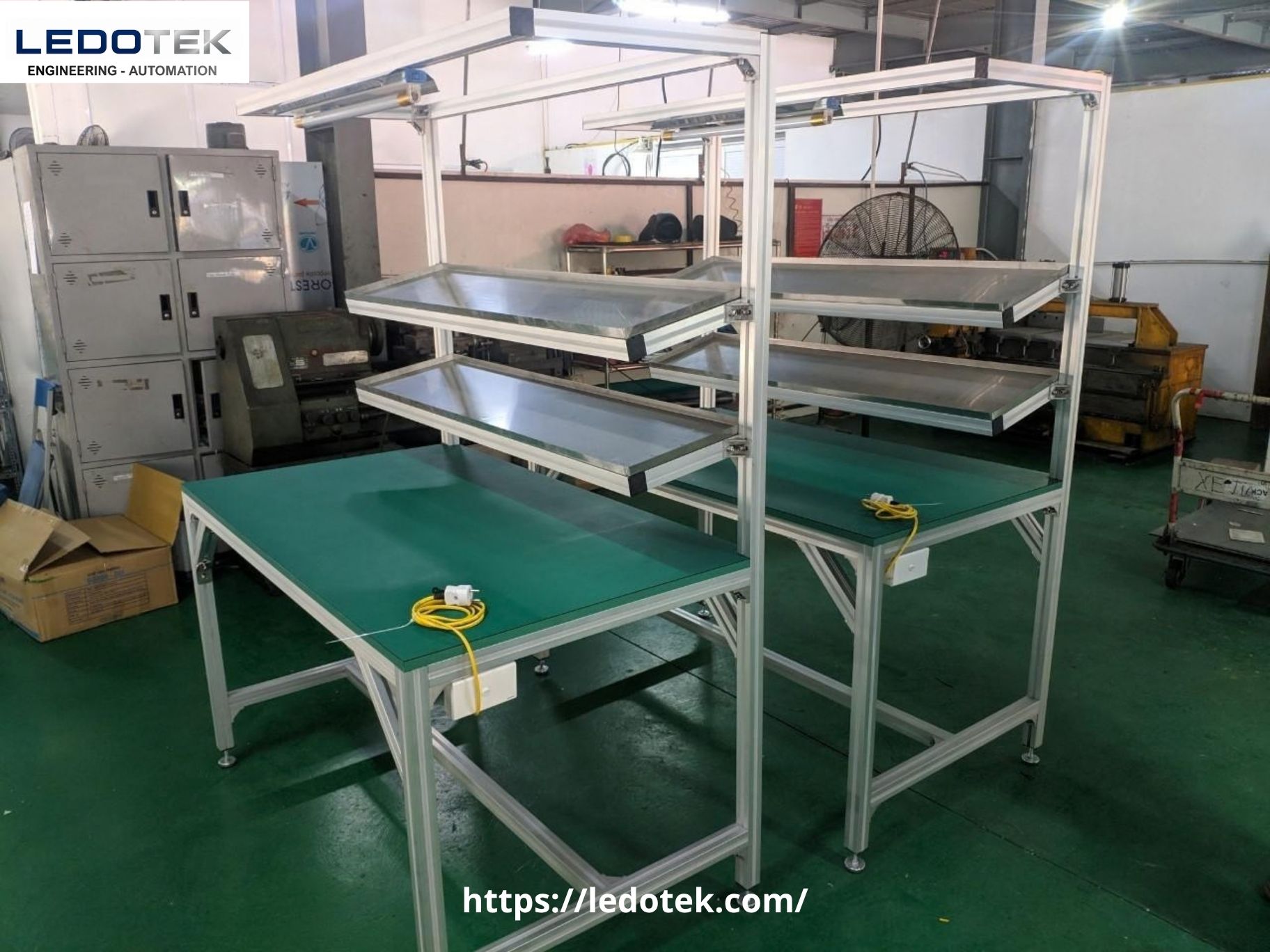Bàn thao tác khung nhôm định hình công nghiệp