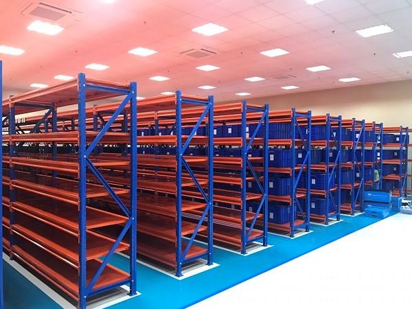Kệ trung tải 500 kg mỗi tầng trong kho hàng